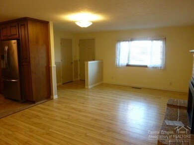 113 NW 2nd St, Redmond, OR 97756 - photo 3