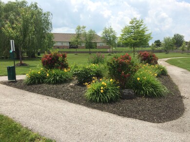 condo outside pics 015