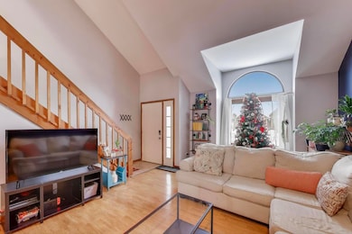 174 Dunbar Ln, East Dundee, IL 60118 - photo 3