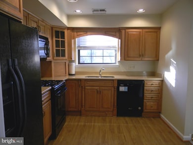 26 Alanbrooke Ct unit 26B, Towson, MD 21204 - photo 5