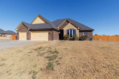 14068 NE Prairie Hill Cir, Elgin, OK 73538 - photo 2