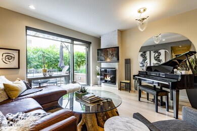 5_Living-Room_1800x1200_3720405