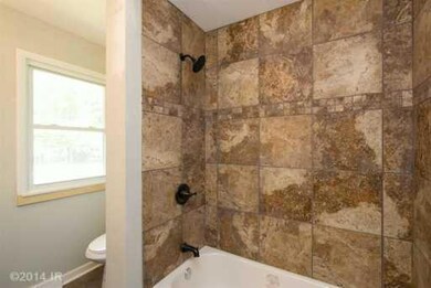 1910 Payton Ave, Des Moines, IA 50315 - photo 3