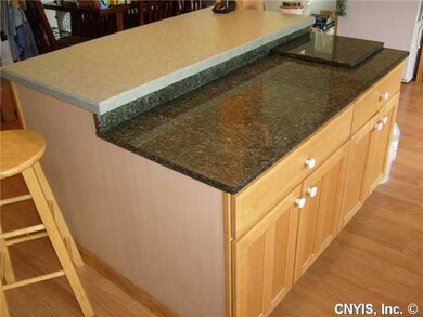 Kitchen Granite counter on Island