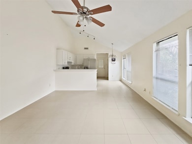 1106 Hollis St unit B, Arlington, TX 76013 - photo 3