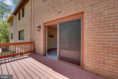 7403 Hickory Log Cir, Columbia, MD 21045 - photo 6