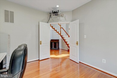 25452 Carrington Dr, Chantilly, VA 20152 - photo 6