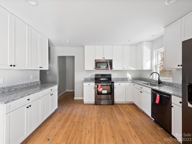 32 Shire Way Ln, Leicester, NC 28748 - photo 6