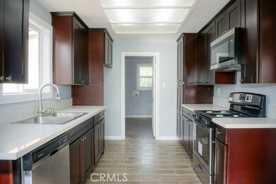 14864 Iris Dr, Fontana, CA 92335 - photo 5