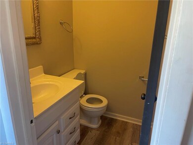 1/2 BATH