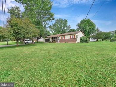 920 Albert Dr, Orwigsburg, PA 17961 - photo 2