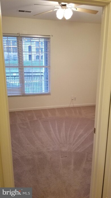 46580 Drysdale Terrace unit 202, Sterling, VA 20165 - photo 5