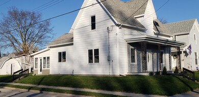 600 E Pearl St, Wapakoneta, OH 45895 - photo 2