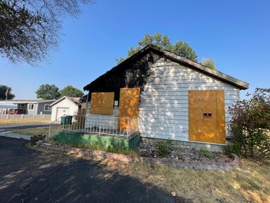 3938 Altamont Dr, Klamath Falls, OR 97603 - photo 2