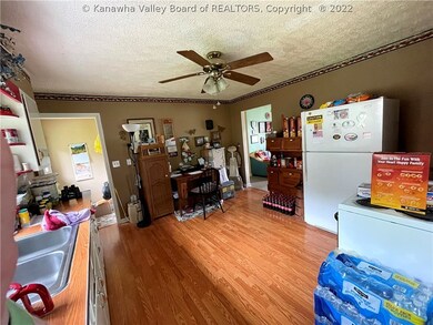 Large, eat-in kitchen