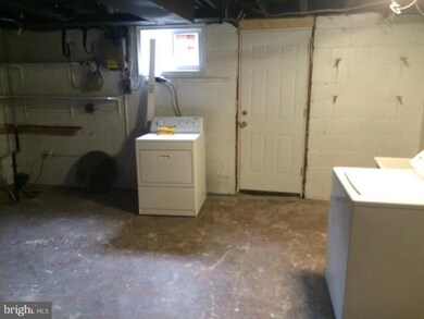 267 Medwick Garth E, Catonsville, MD 21228 - photo 7