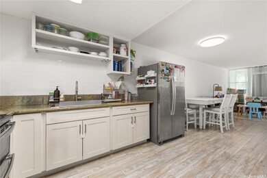 98-360 Koauka Loop unit 206, Aiea, HI 96701 - photo 4