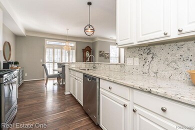 1007 Alameda Blvd unit 2, Troy, MI 48085 - photo 6