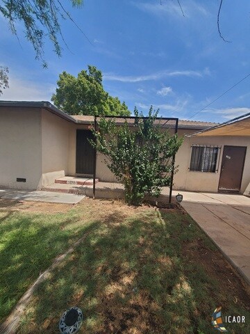 762 El Centro Ave, El Centro, CA 92243 - photo 3