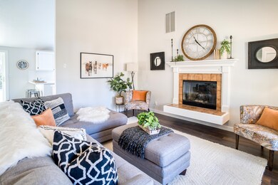 21195 Strawberry Mountain Ct, Bend, OR 97702 - photo 3