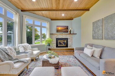 Beautiful vaulted T-n-G ceilings...