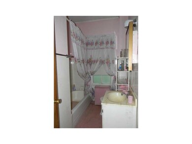 Bathroom. No Shower