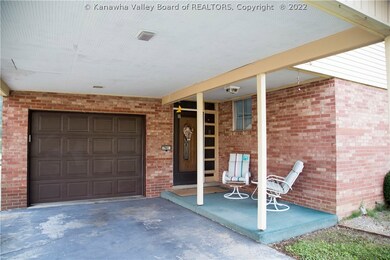 2901 Gillespie Dr, Dunbar, WV 25064 - photo 3