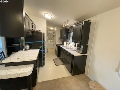 319 SE Emigrant Ave, Pendleton, OR 97801 - photo 5