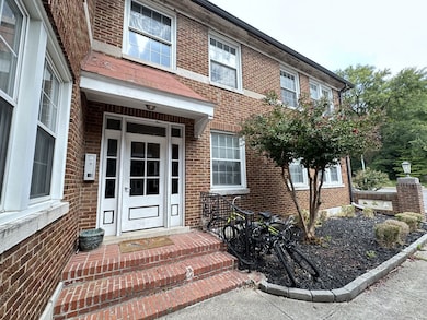 610 N 2nd St unit 8, Clarksville, TN 37040 - photo 3