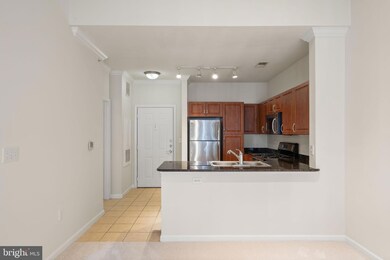 12945 Centre Park Cir unit 407, Herndon, VA 20171 - photo 5