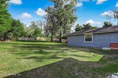 2477 Ormsby Cir E, Jacksonville, FL 32210 - photo 6