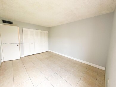 8840 Fontainebleau Blvd unit 402, Miami, FL 33172 - photo 4