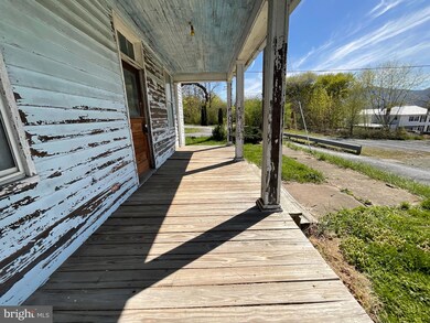 100 Railroad Ave, Edinburg, VA 22824 - photo 4