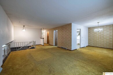 1105 Crest Rd, Papillion, NE 68046 - photo 7