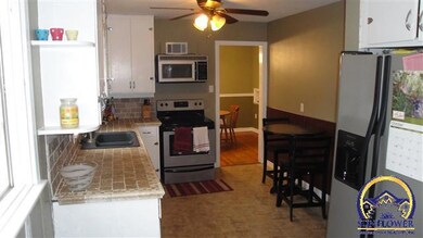 2016 SW Pembroke Ln, Topeka, KS 66604 - photo 4