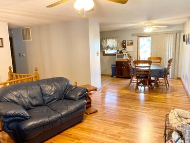 5116 SW 31st St, Topeka, KS 66614 - photo 4