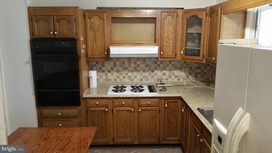 9219 Rolling View Dr, Lanham, MD 20706 - photo 5