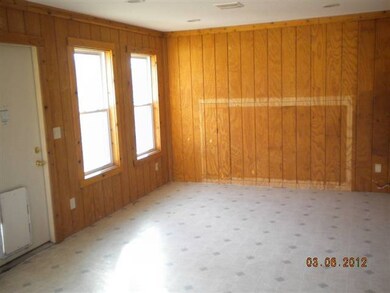 1911 W 36th St, Davenport, IA 52806 - photo 2