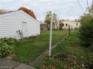 2435 E 29th St, Lorain, OH 44055 - photo 3