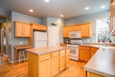 19508 Meadowbrook Dr, Bend, OR 97702 - photo 7