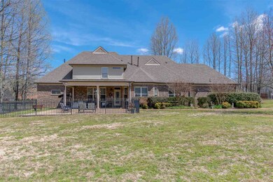 Features a great area to put an in-ground pool.