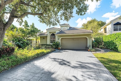 6861 Briarlake Cir, West Palm Beach, FL 33418 - photo 2