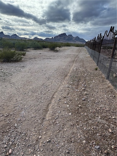 000 S Don Luis Rd, Golden Valley, AZ 86413 - photo 2