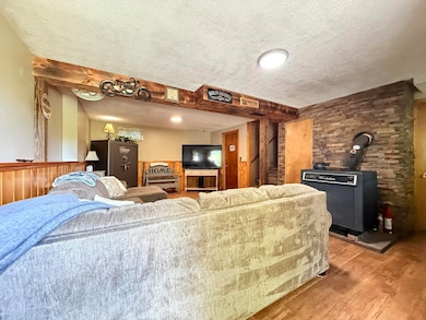 223 Chestnut St, Claremont, NH 03743 - photo 4