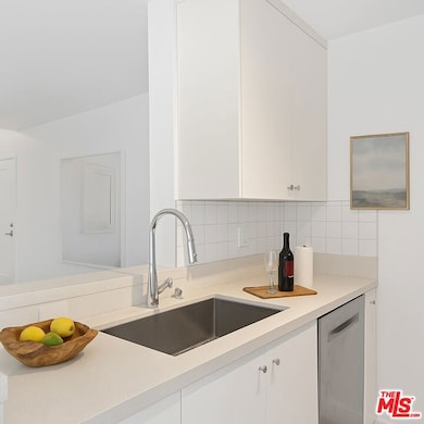 Hollywood Regis Condominiums unit 219, Los Angeles, CA 90046 - photo 7