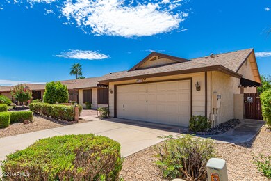 6809 E Phelps
