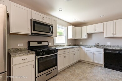 2715 Navajo Rd, Waukegan, IL 60087 - photo 7