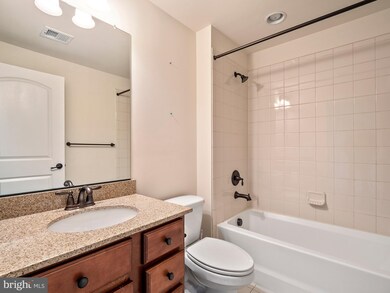 42532 Pine Forest Dr, Chantilly, VA 20152 - photo 3