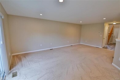 6913 Hunt Dr, Macungie, PA 18062 - photo 5