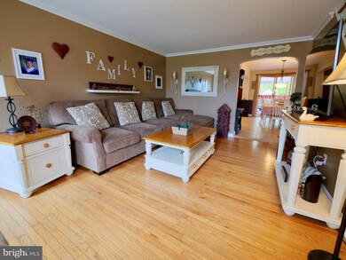 447 Park Dr, Glenolden, PA 19036 - photo 3